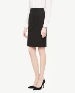 The Seamed Pencil Skirt In Seasonless Stretch -ChicMeadow Shop 443563 6600 UC