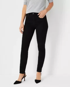 Sculpting Pocket Mid Rise Skinny Jeans In Jet Black Wash