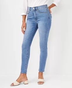 Sculpting Pocket High Rise Skinny Jeans In Light Vintage Indigo Wash