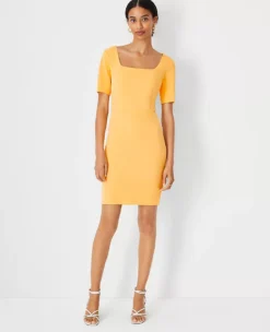 Scoop Neck Short Sleeve Sheath Dress