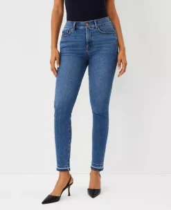 Curvy Sculpting Pocket High Rise Skinny Jeans In Classic Mid Wash